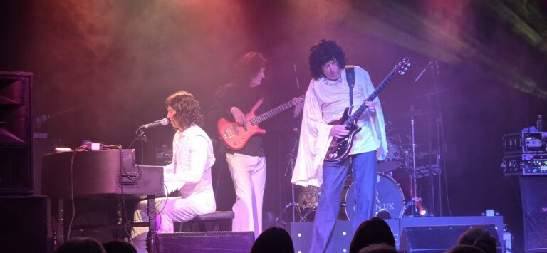 Qween UK - A Tribute to Freddie Mercury and Queen